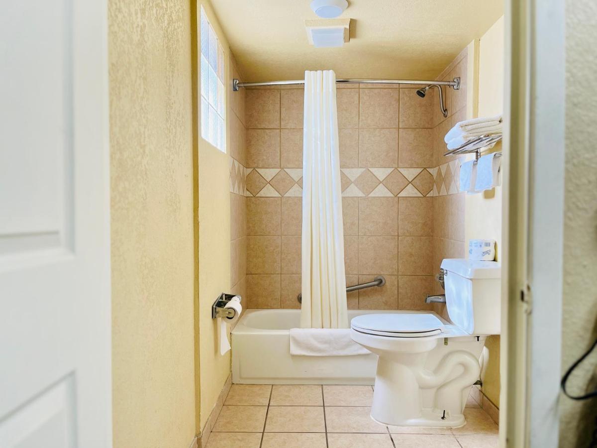 Econo Lodge Дель-Рио Экстерьер фото