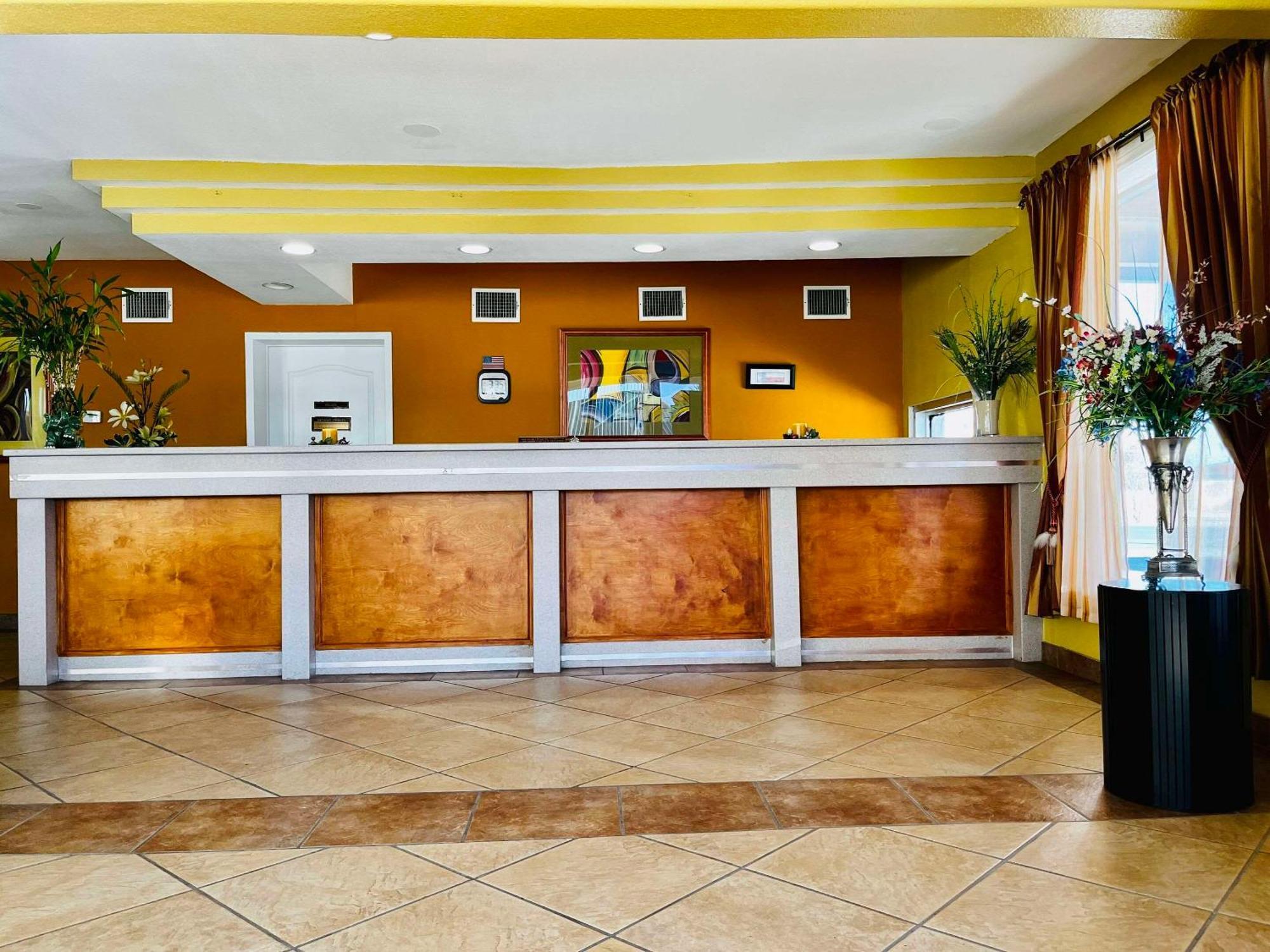 Econo Lodge Дель-Рио Экстерьер фото